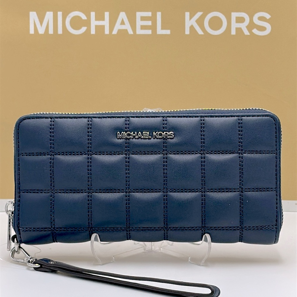 MICHAEL KORS Continental Wristlet Phone Case Wallet Navy
NWT - Picture 2 of 12